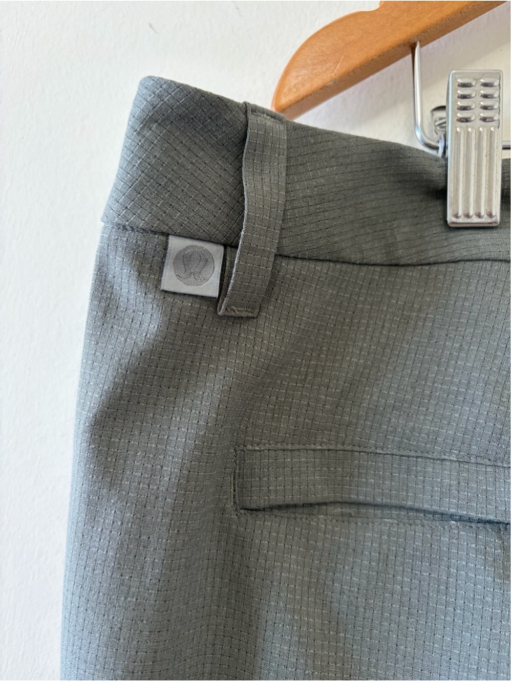 Lululemon ABC Classic-Fit Short 9" WovenAir Solar Grey Size 40 - Picture 10 of 14